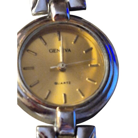 Geneva Ladies Watch Gold Face new battery Y2K matching band Classic Preppy - Picture 1 of 9